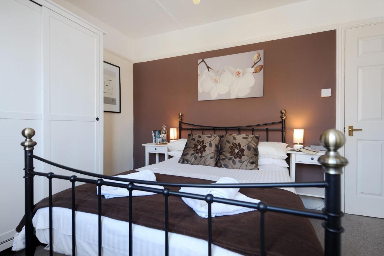 Watersmeet Apartment